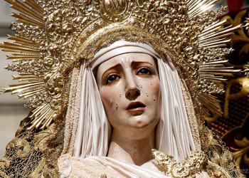 Rosario de la Aurora presidido por Nuestra Señora de los Remedios