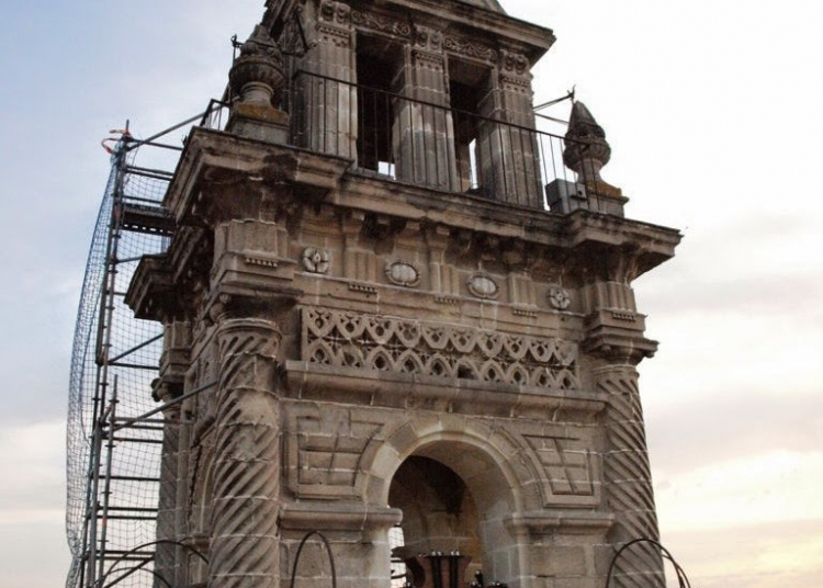 Las campanas de Santiago vuelven a su torre