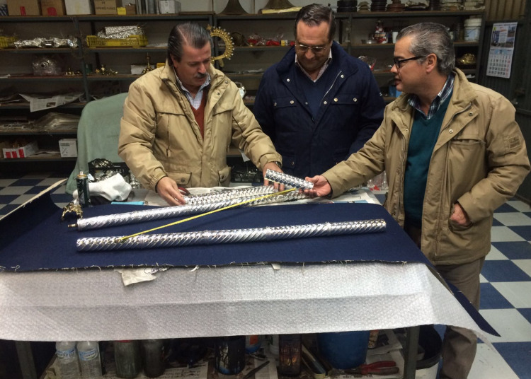 Nuevos varales para el paso de palio de la Virgen de las Lágrimas