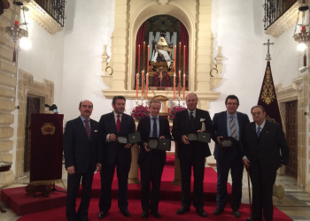 Gran éxito de la conferencia “Corona de versos para la Virgen”