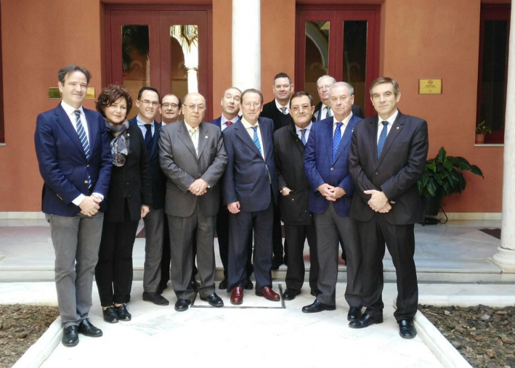 Jerez presente en la reunión de presidentes de los consejos de cofradías de Andalucía con el consejero de Justicia e Interior