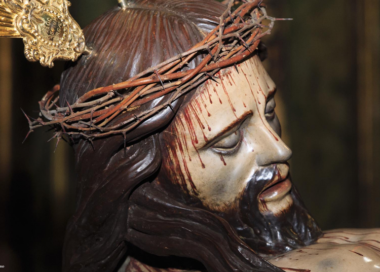 El Cristo de la Lanzada será trasladado hoy a su paso por un grupo personas ciegas