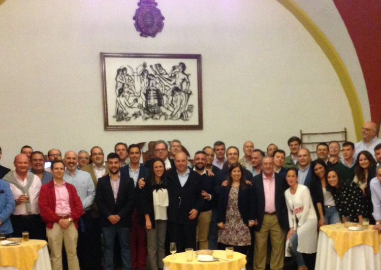 Convivencia con los colaboradores de la Unión de Hermandades tras la Semana Santa