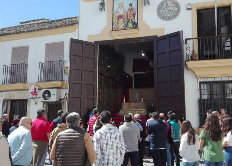 Los más jóvenes del Desconsuelo realizaron ayer el ensayo de su Cruz de Mayo