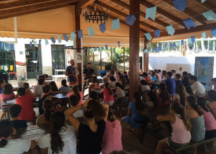 Mas de un centenar de jóvenes disfrutarán del campamento de verano de la Unión de Hermandades