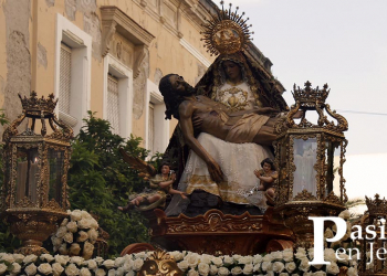 Rosario de la Aurora presidido por la Virgen de las Angustias