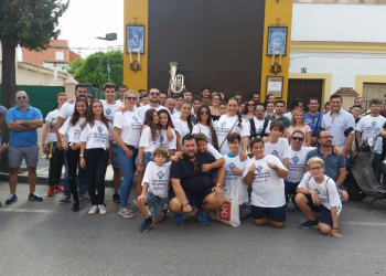 La Hermandad del Consuelo recoge más de tonelada y media de alimentos no perecederos