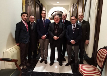 Monseñor Mazuelos recibió al Pregonero de la Semana Santa