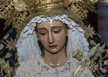 Ofrenda floral a María Santísima de la Esperanza