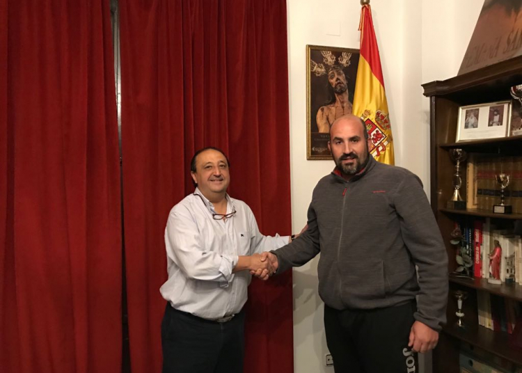 La Hermandad del Desconsuelo cierra el acompañamiento musical para su Cruz de Mayo