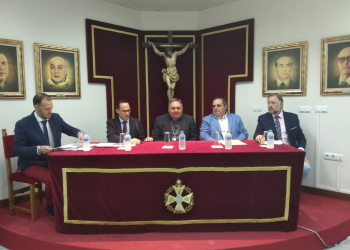 Monseñor Mazuelos avala la compra de las sillas para la Carrera Oficial