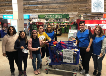 La Hermandad de la Exaltación recoge una tonelada de alimentos