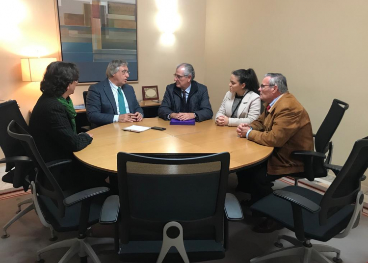 Francisco Camas aborda con la Hermandad de las Tres Caídas las obras de San Lucas