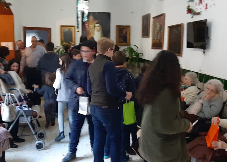 Los hermanos del Consuelo visitaron a las Hermanas de la Cruz