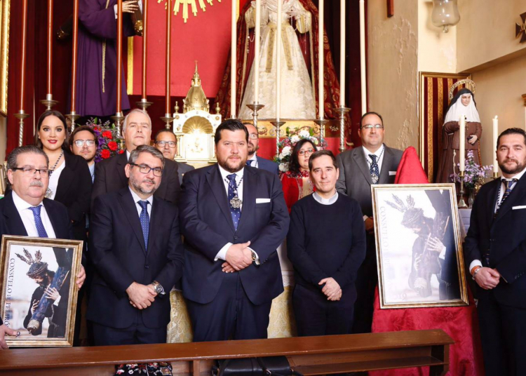 El Pregonero ya tiene su corbata