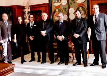 El Obispo recibe al Pregonero de la Semana Santa 2019