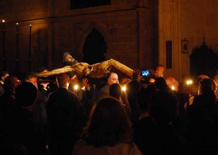 Esta noche será el traslado del Santísimo Cristo de la Esperanza a su paso