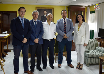 El Almirante de la Flota recibe a una representación de la Hermandad del Carmen