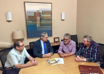 La Redención presenta a Francisco Camas el Encuentro de Hermandades Salesianas