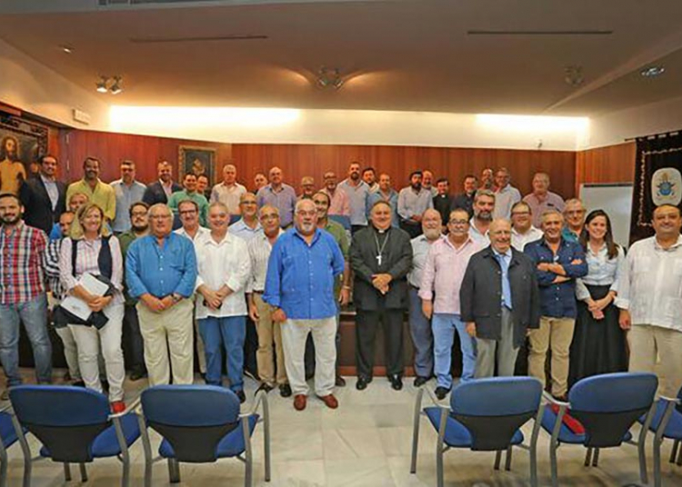Monseñor Mazuelos se reunió con los Hermanos Mayores