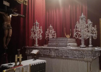 El paso de la Hiniesta Coronada ya aguarda al traslado del domingo de la Virgen de la Concepción
