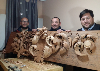 Continua el trabajo de talla de los respiraderos del Señor del Amparo