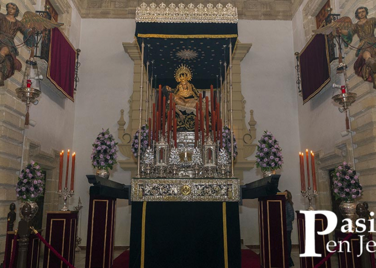 La Virgen de las Angustias presidirá hoy el Vía Crucis de las Hermandades