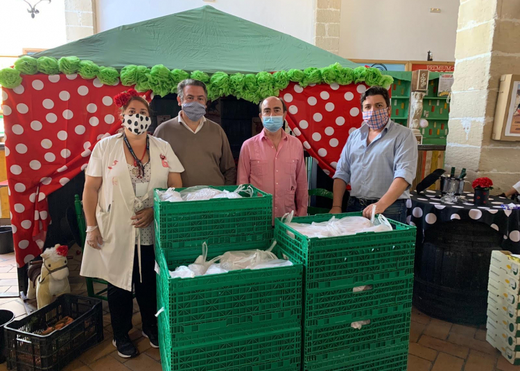 La Sacramental de Santiago entrega 380 kilos de pollo a Cáritas Diocesana