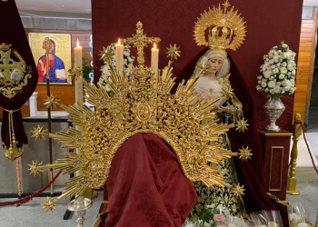 Los hermanos de la Salvación regalan una diadema a María Stma. de las Bienaventuranzas