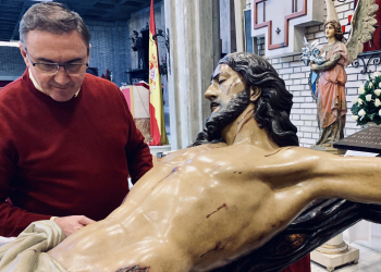 Revisión del estado del Stmo. Cristo de la Defensión