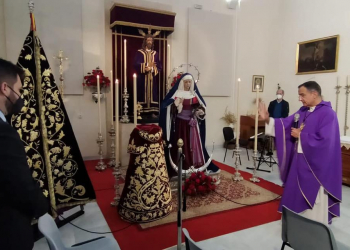 Bendecida una nueva saya y manto para Angustia de María Madre de la Iglesia