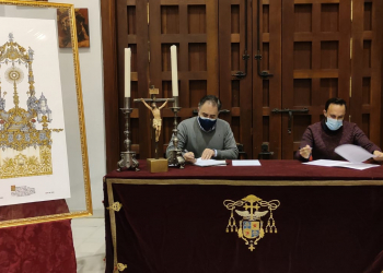 El Santo Crucifijo inicia la primera fase del paso del Santísimo