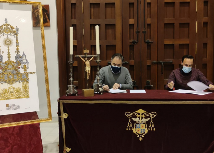 El Santo Crucifijo inicia la primera fase del paso del Santísimo