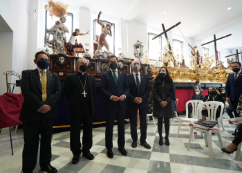 Juanma Moreno anuncia ayudas por valor de 3 millones de euros para la reactivación de los actos culturales promovidos por los Consejos de Hermandades