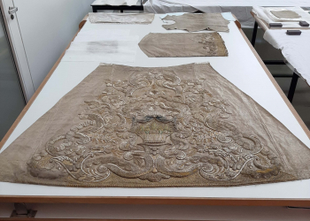 Avanza a buen ritmo la restauración de la saya de María Santísima de la Paz en su Mayor Aflicción