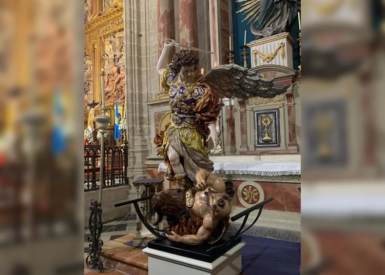 Bendecida la nueva imagen del Arcángel San Miguel