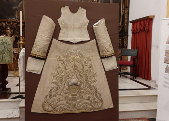 Presentada la Saya de María Santísima de la Paz en su Mayor Aflicción tras su restauración