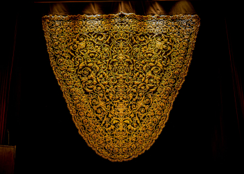 Ayer se presento la restauración del manto de salida de la Virgen de la Soledad