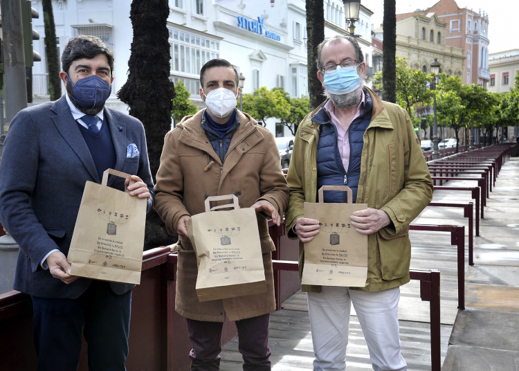 El Ayuntamiento entregará bolsas de papel para la recogida de residuos en los palcos