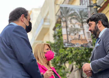 Inaugurada en el centro una muestra fotográfica dedicada a la Semana Santa