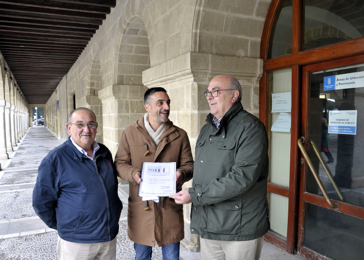 La Cena entregó en Urbanismo su proyecto de nueva casa de hermandad