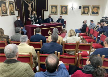 La Alcaldesa mantuvo una reunión con el Consejo y los hermanos mayores