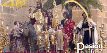 Salida de Cristo Rey de la Catedral