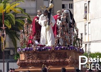 Salida de la Hermandad de la Salvación