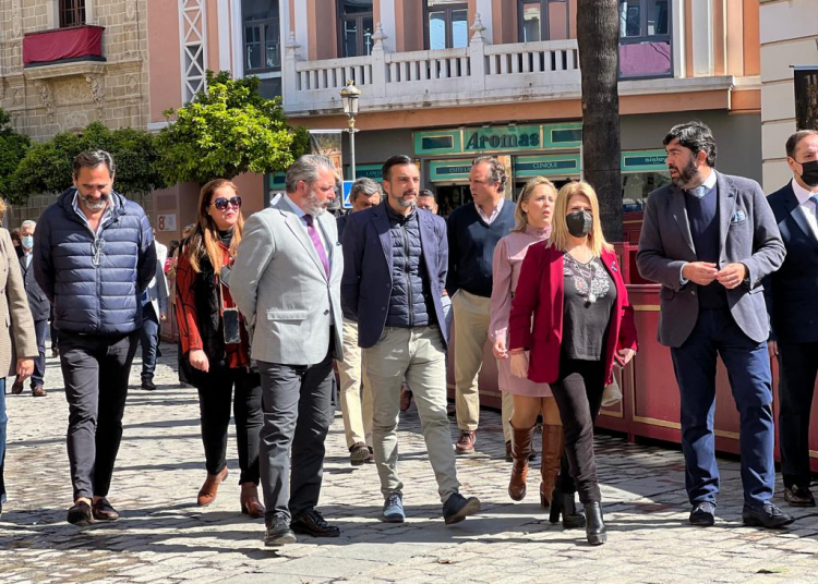 La alcaldesa y Unión de Hermandades supervisaron la Carrera Oficial y los operativos de la Semana Santa de Jerez