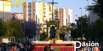 Salida procesional de la Cruz de Mayo de la Exaltación