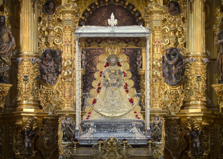Así luce la Virgen del Rocío a la espera de una nueva Romería de Pentecostés