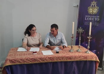 Firmado el contrato para el dorado del paso de la Virgen de Loreto