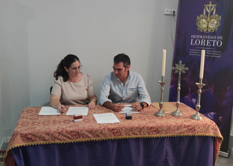 Firmado el contrato para el dorado del paso de la Virgen de Loreto
