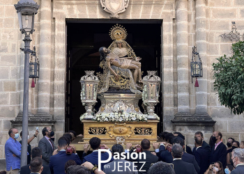 La Hermandad de las Angustias celebra hoy su domingo su Rosario de la Aurora